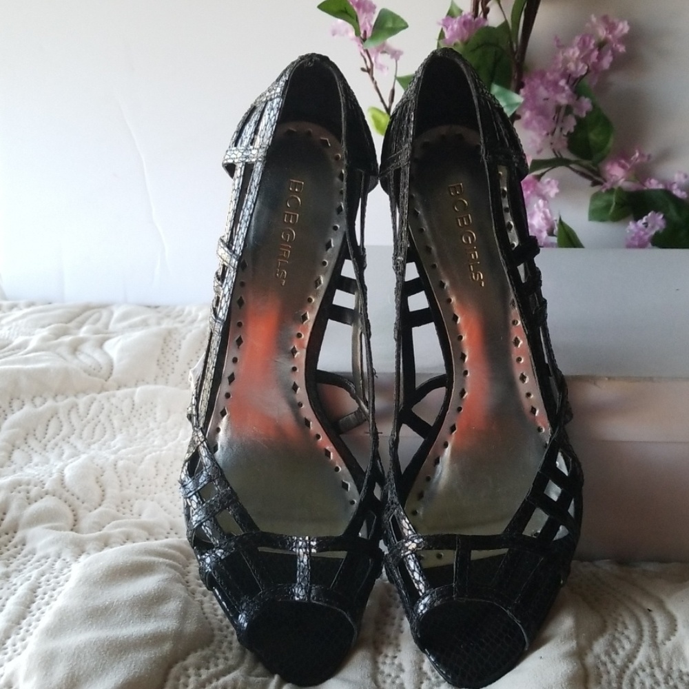 Shoes - Picture 3 of 5